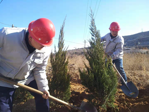 植树播绿正其时，，“山西建工团团”在行动！