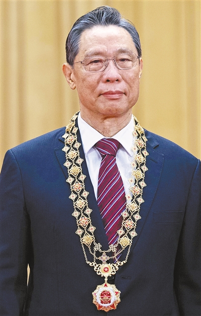 中国工程院院士钟南山——大医大爱守护生命（斗争百年路 启航新征程·“共和国勋章”获得者）