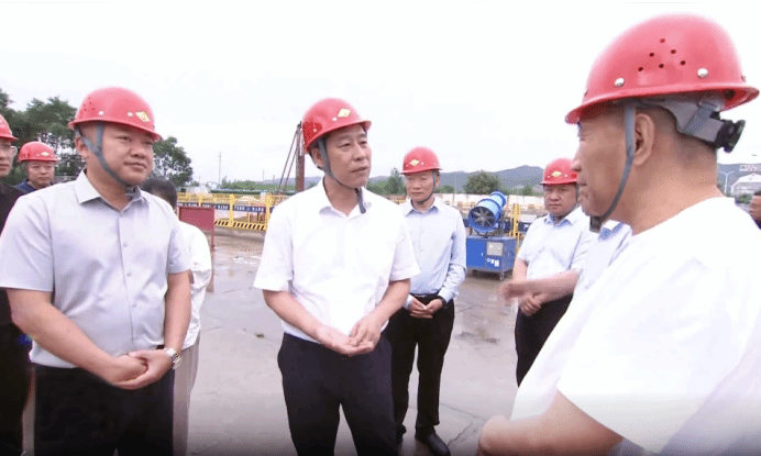 长治市委副书记、市长陈向阳深入山西建投三建集团悦城观山项目检查防汛备汛事情