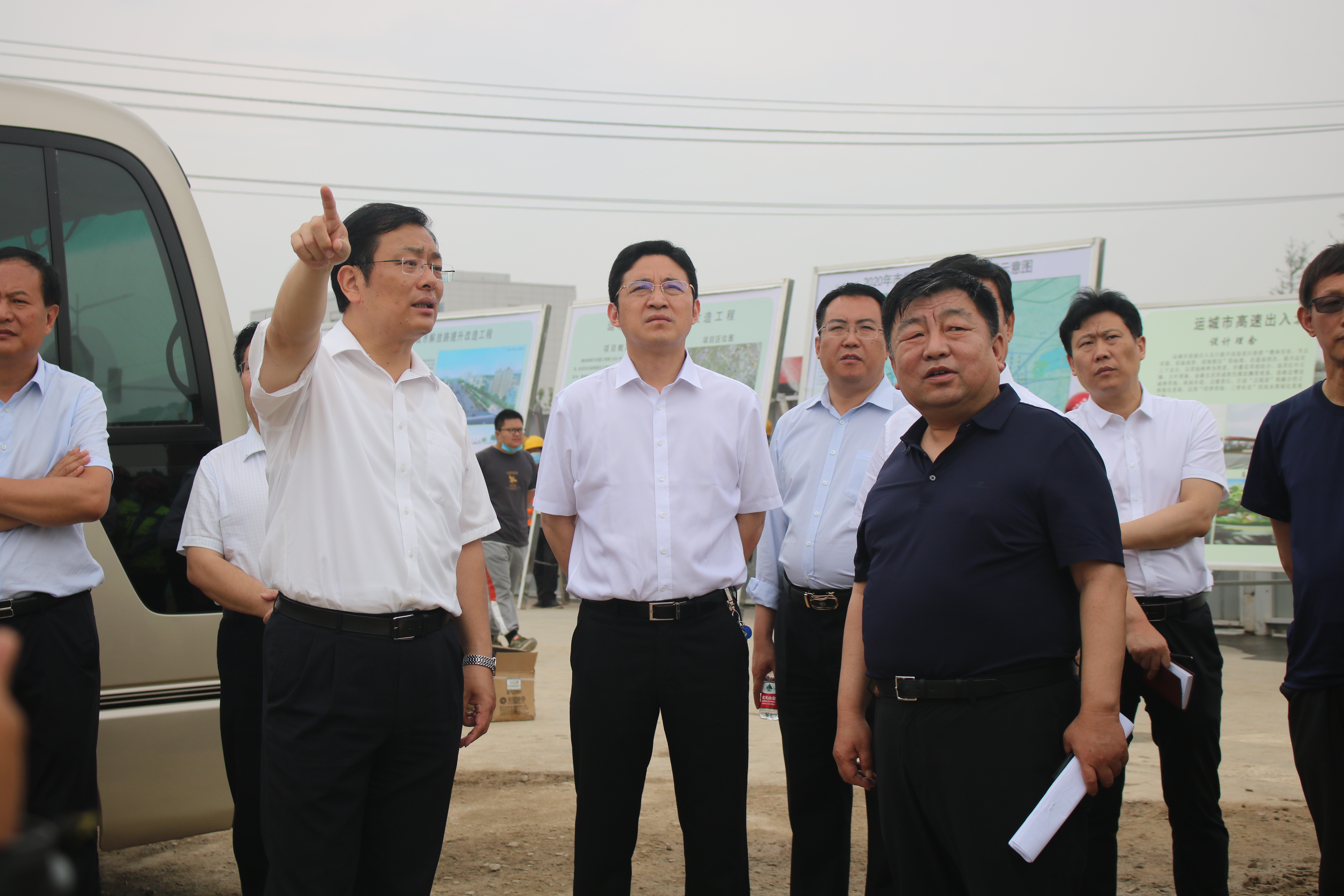 运都会委书记一行在山西建投四建集团承建的运城解放路提升刷新工程项目调研