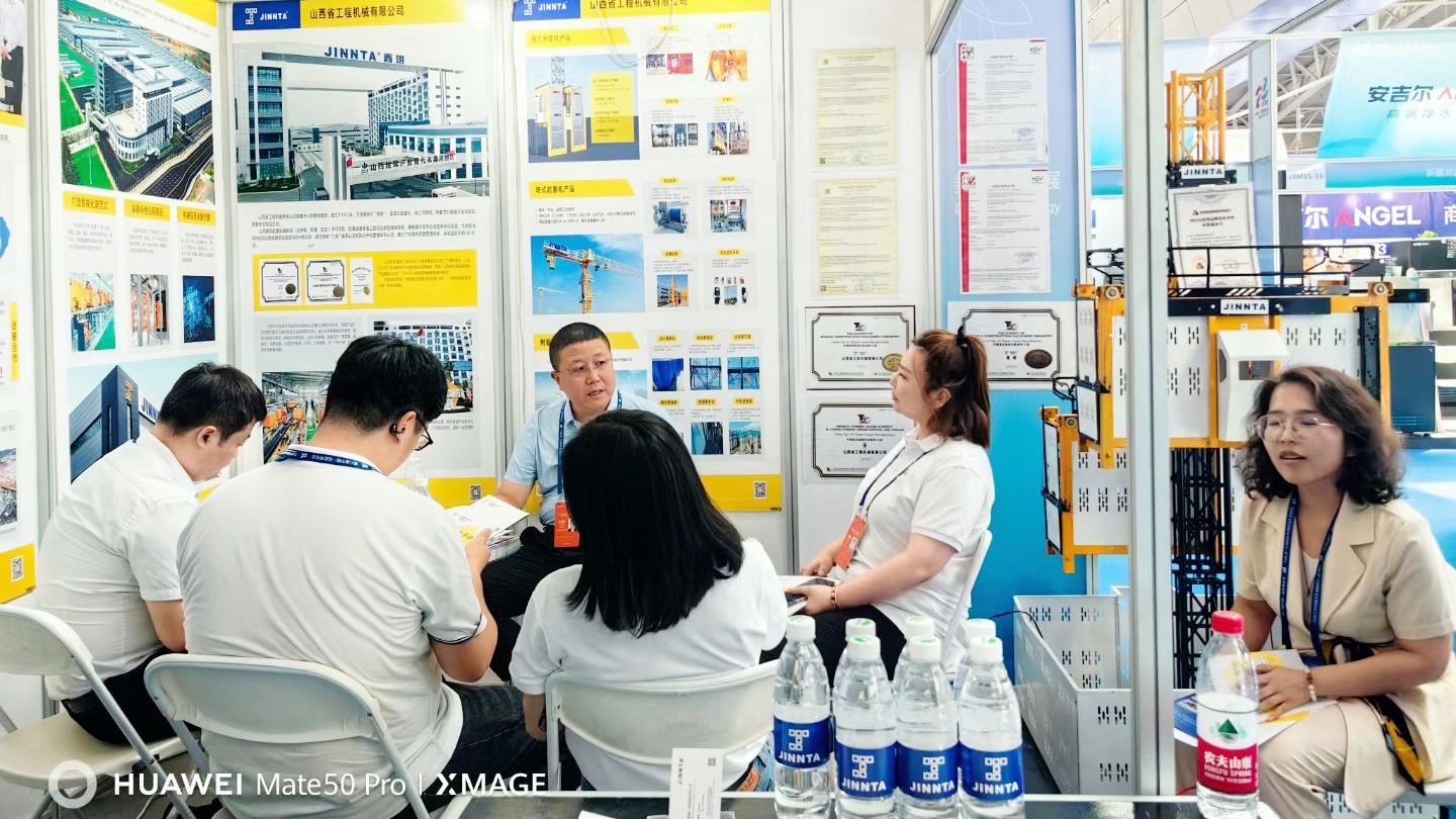 山西建投工程机械公司产品亮相第八届中国—亚欧展览会