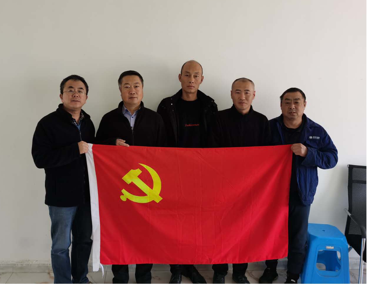 山西建投契械化集团 大凉山中的“坚守者”