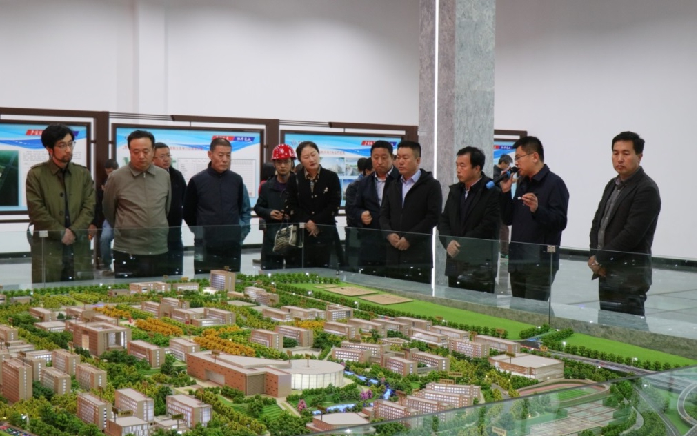 晋中市副市长郝向明一行调研山西建投承建的晋中职业手艺学院新校区项目