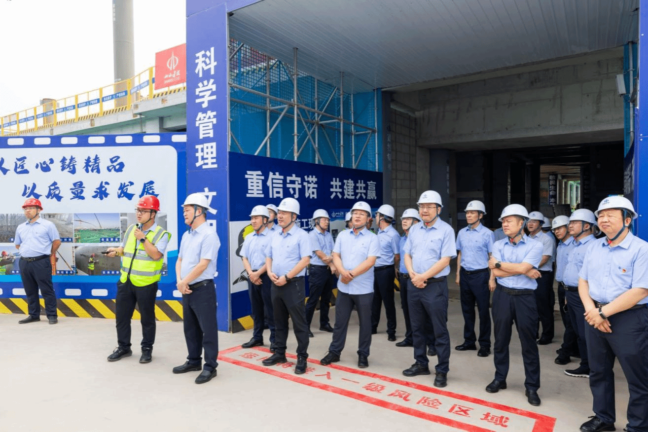 山西建投集团检查指导山西建投总承包公司承建的太原武宿国际机场三期改扩建工程T3航站楼东指廊项目